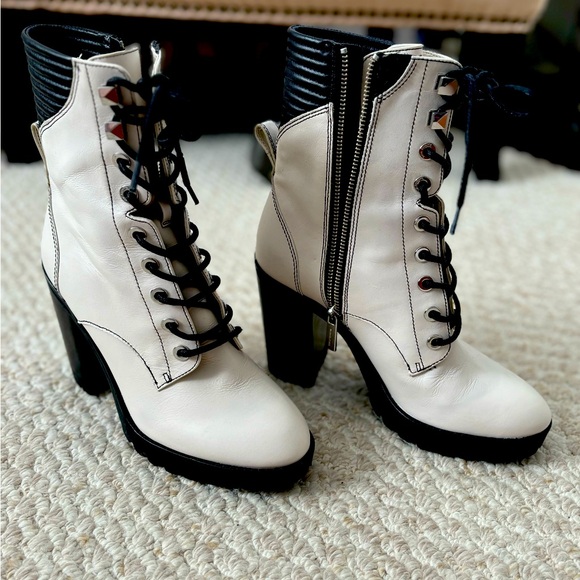 Michael Kors Leather Lace up boots - Picture 1 of 5